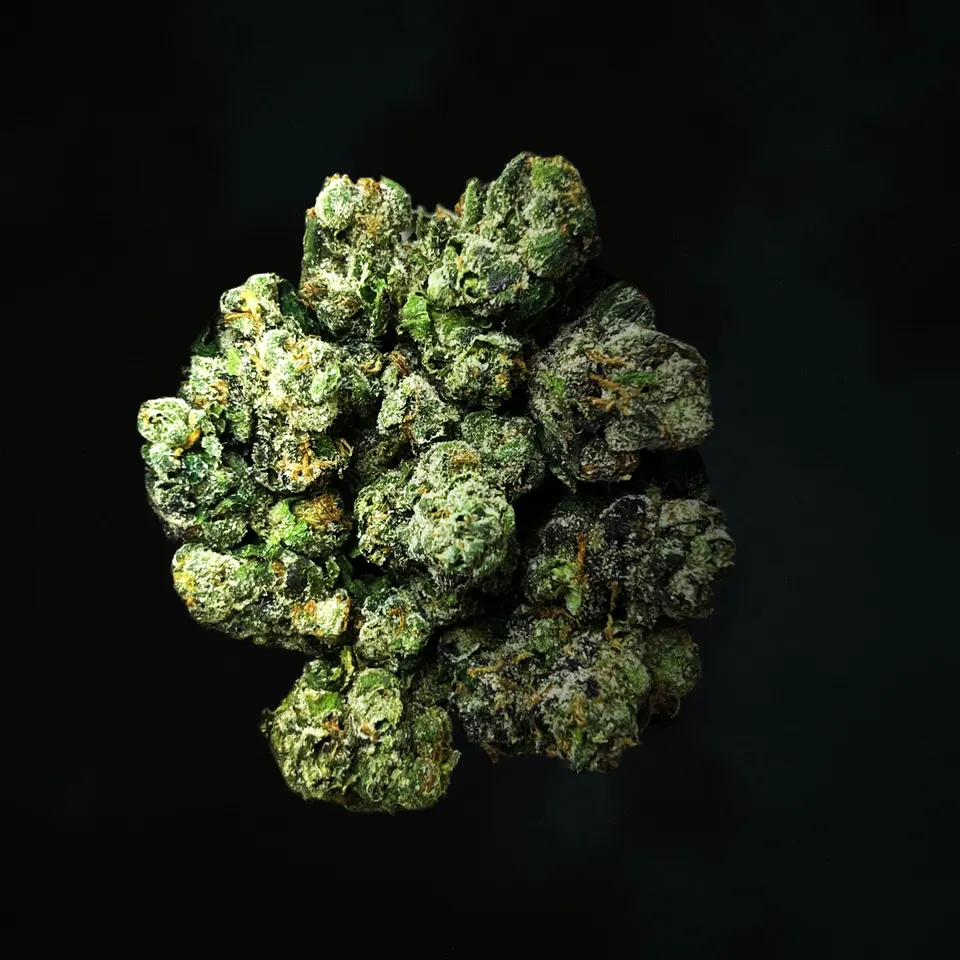 MOB THCA flower, macro on black (c0k5-ixe-mob-smalls)